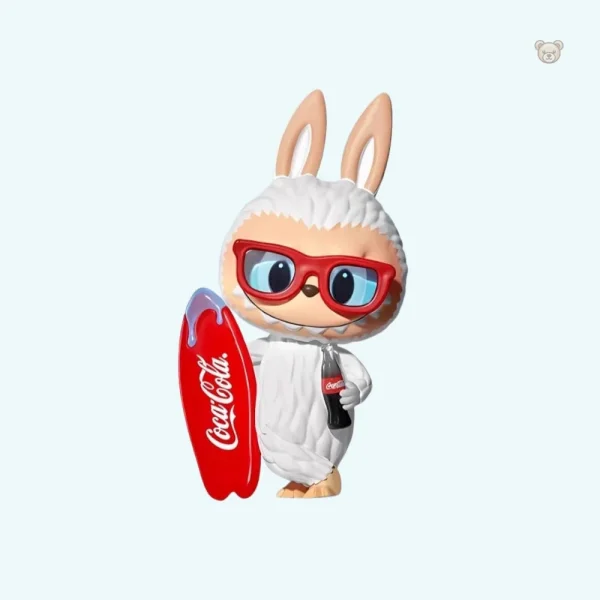 figurine-style-labubu-coca-cola-the-monsters-en-vinyle-1 Figurine Labubu Coca-Cola en vinyle