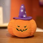 Mignonne peluche citrouille pour Halloween terrifiant