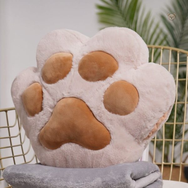 Patte de chat en peluche - compagnon chaleureux