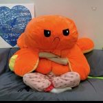 Peluche pieuvre douce, change de couleur en un clin d'œil