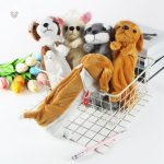 Trousse peluche en forme de chien saucisse