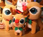 Renne en peluche pour célébrations de Noël