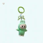 Mini Labubu, un accessoire peluche pratique