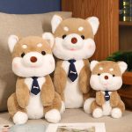 Chien shiba en peluche, accessoire cravate os mignon et original