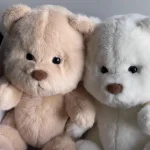 Jouet en peluche ours en costume aquatique