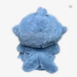 Doux ours en peluche avec look de requin