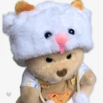 Ours en peluche marron avec tenue originale