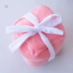Peluche décorative pour célébrer l'amour à la Saint-Valentin