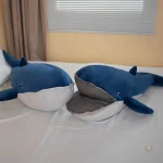 Peluche baleine bleue à la bouche ouverte, douce et câline