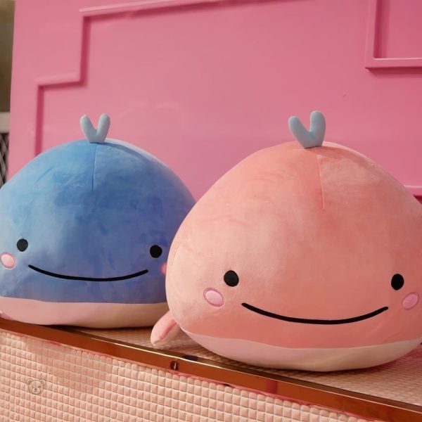 Mignonne baleine en peluche, parfaite pour câliner