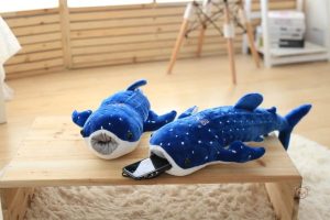 Peluche requin colorée, idéale pour les enfants