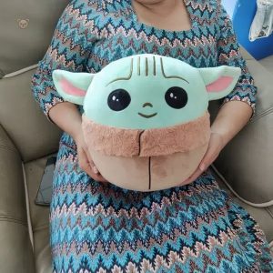 Bébé Yoda en peluche, parfait pour les câlins et jeux