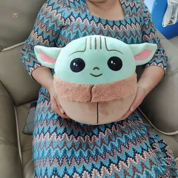 Bébé Yoda en peluche, parfait pour les câlins et jeux