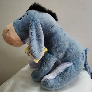Peluche Bourriquet Disney, idéale pour les câlins des enfants