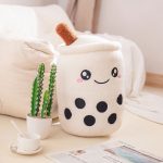 Peluche enfantine inspirée du bubble tea, douce au toucher