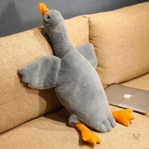 Jouet en peluche canard jaune pour décor enfantin