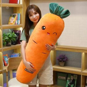 Jouet en peluche carotte amusant pour les petits