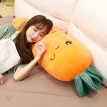 Carotte en peluche géante, idéale pour jouer et câliner