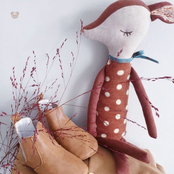 Cerf doux en peluche, câlin réconfortant pour les petits