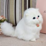 Doux chat en peluche, parfait pour le confort des enfants