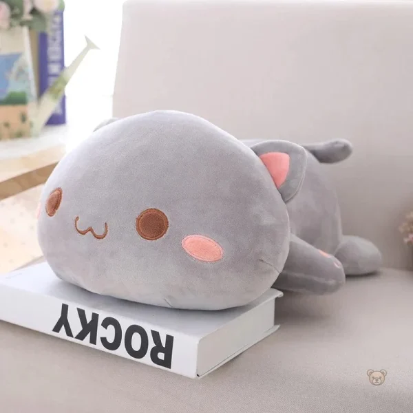 peluche-chat-colore-yeux-ouverts-1