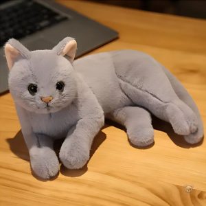 Peluche mignonne chat gris, parfaite pour les câlins