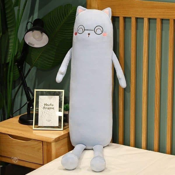 Oreiller en peluche chat pour moments cosy et reposants