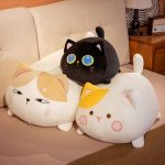 Chat en peluche confortable pour les enfants