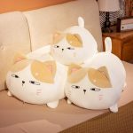 Peluche chat adorable et moelleux à câliner