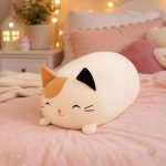 Peluche squishmallow chat aux couleurs vibrantes