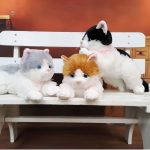 Chaton en peluche doux pour le réconfort des petits enfants