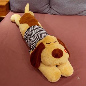 Peluche chien géant avec t-shirt coloré