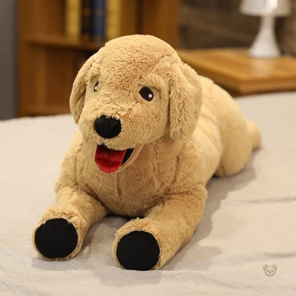 Peluche chien marron, design réaliste et accueillant