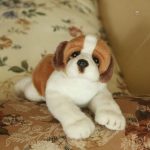 Peluche enfant Saint-Richard, douce et réconfortante