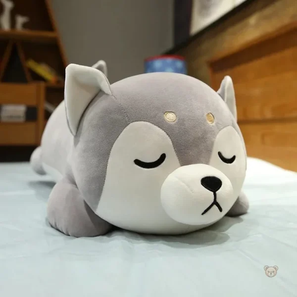 Peluche chien grise, style shiba inu, parfaite pour les enfants