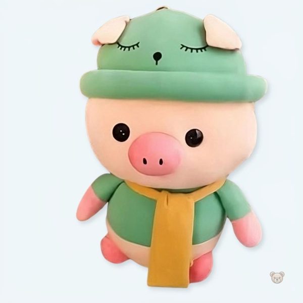 peluche-cochon-doux-tenue-verte-adorable-enfant-1 Peluche cochon douce en tenue verte pour enfants