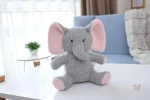 Peluche éléphant gris et rose au crochet