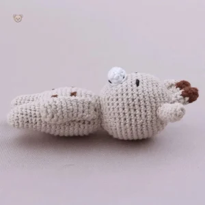 Peluche crochet girafe idéale pour les câlins