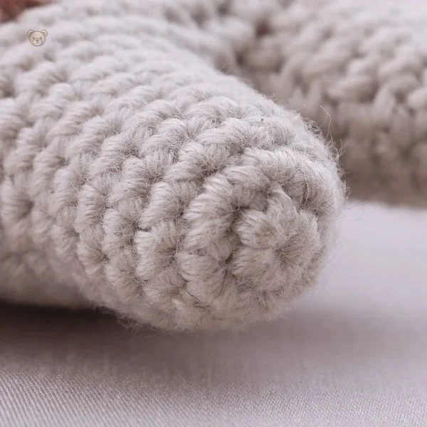 Peluche girafe au crochet, compagnon de jeu parfait