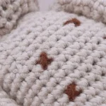 Peluche girafe timide pour décorer une chambre d'enfant