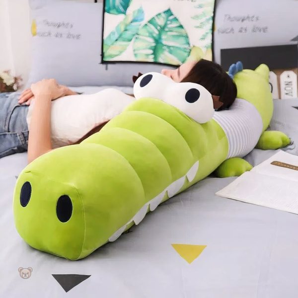 Crocodile vert câlin, accessoire ludique pour les enfants