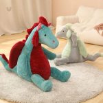 Dragon en peluche, doux et câlin