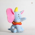 Dumbo éléphant gris, compagnon tendre pour les enfants