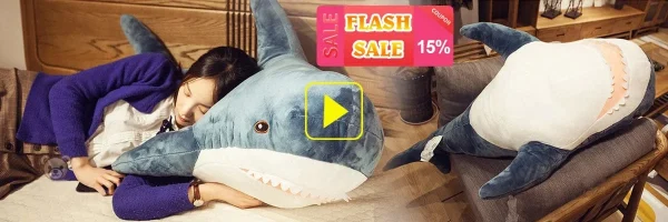 Éléphant peluche à l'air joyeux et accueillant