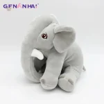 Peluche éléphant confortable au design amical