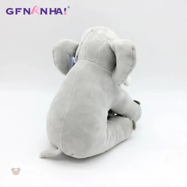Peluches éléphants pour une décoration ludique