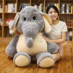 Coussin éléphant en peluche pour chambre enfant