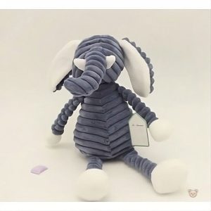 Doux éléphant gris, compagnon de jeu pour les enfants