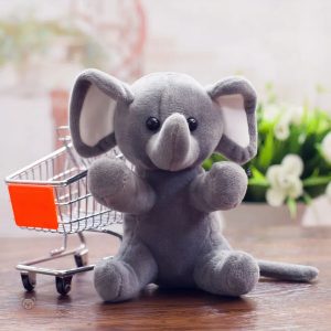 Éléphant gris câlin pour enfant, douceur assurée