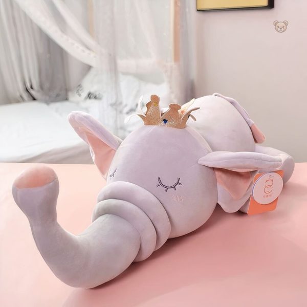 Éléphant roi en peluche, idéal pour les rêves d'enfants